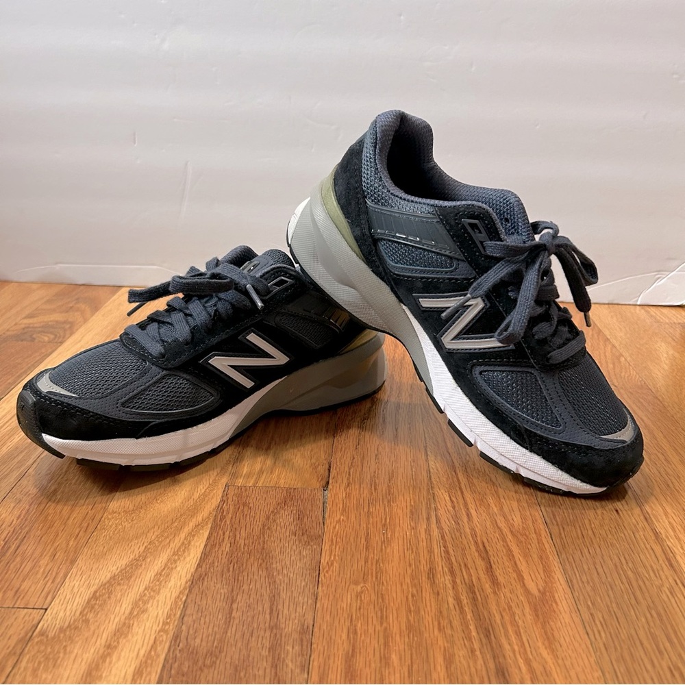 Women’s New Balance 990v5 Suede Leather Navy Blue New NIB Size 5.5 - Picture 4 of 14